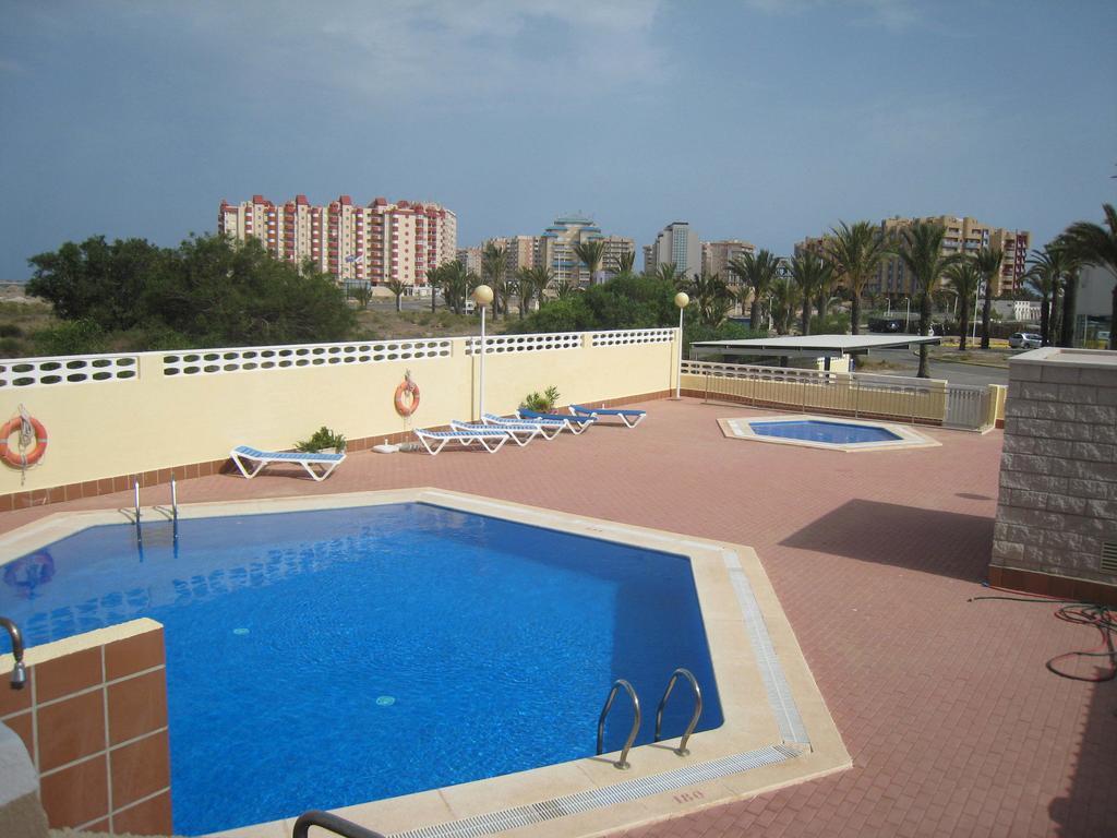 Apartamentos Turísticos Puerto Tomás Maestre La Manga del Mar Menor Habitación foto