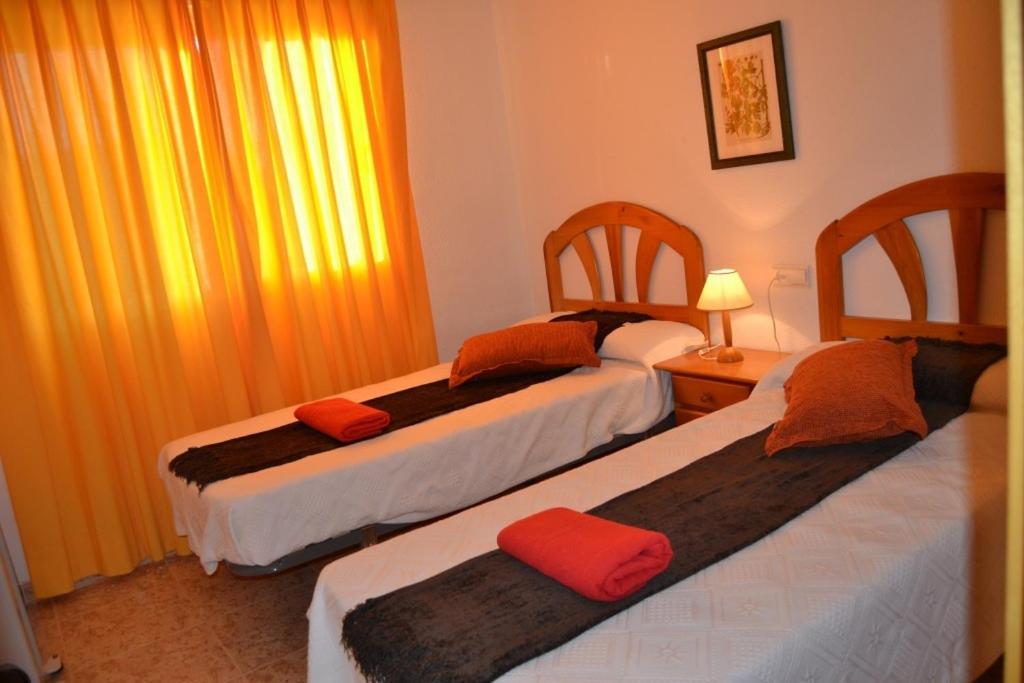 Apartamentos Turísticos Puerto Tomás Maestre La Manga del Mar Menor Habitación foto