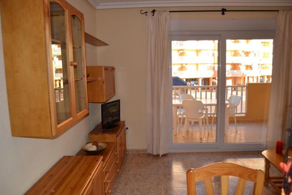 Apartamentos Turísticos Puerto Tomás Maestre La Manga del Mar Menor Habitación foto